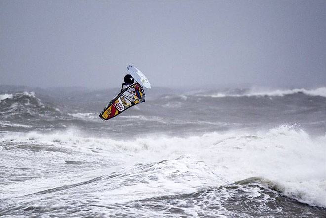 Horrocks tweacked - PWA KIA Cold Hawaii World Cup 2011 Day 2 &copy; PWA World Tour http://www.pwaworldtour.com